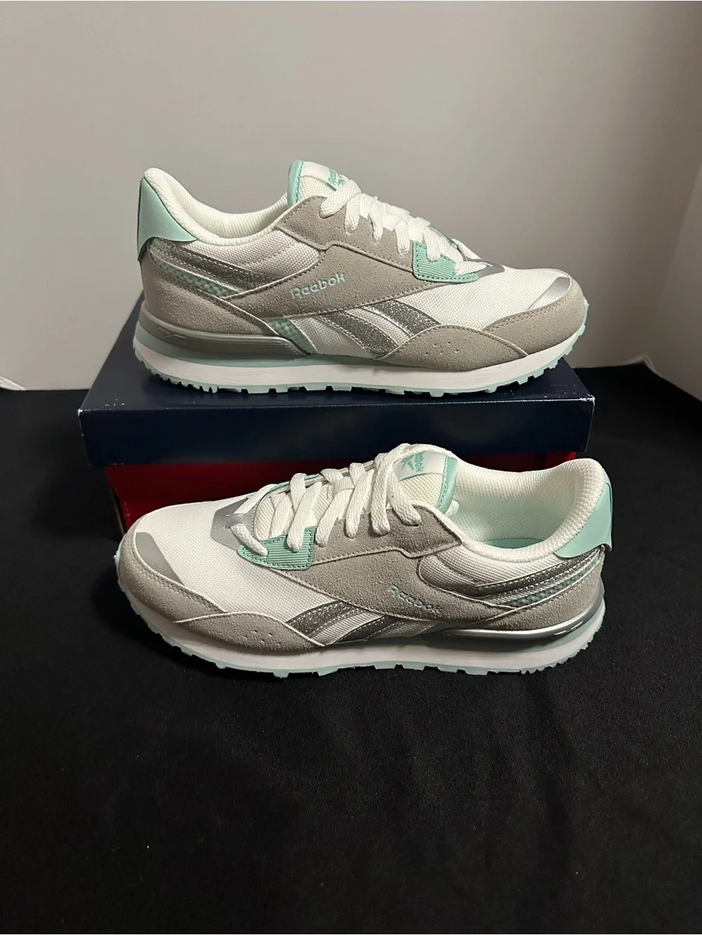 Reebok Classic Women’s Size 7 Spark Flash Grey White Mint AR30248G – New in Box